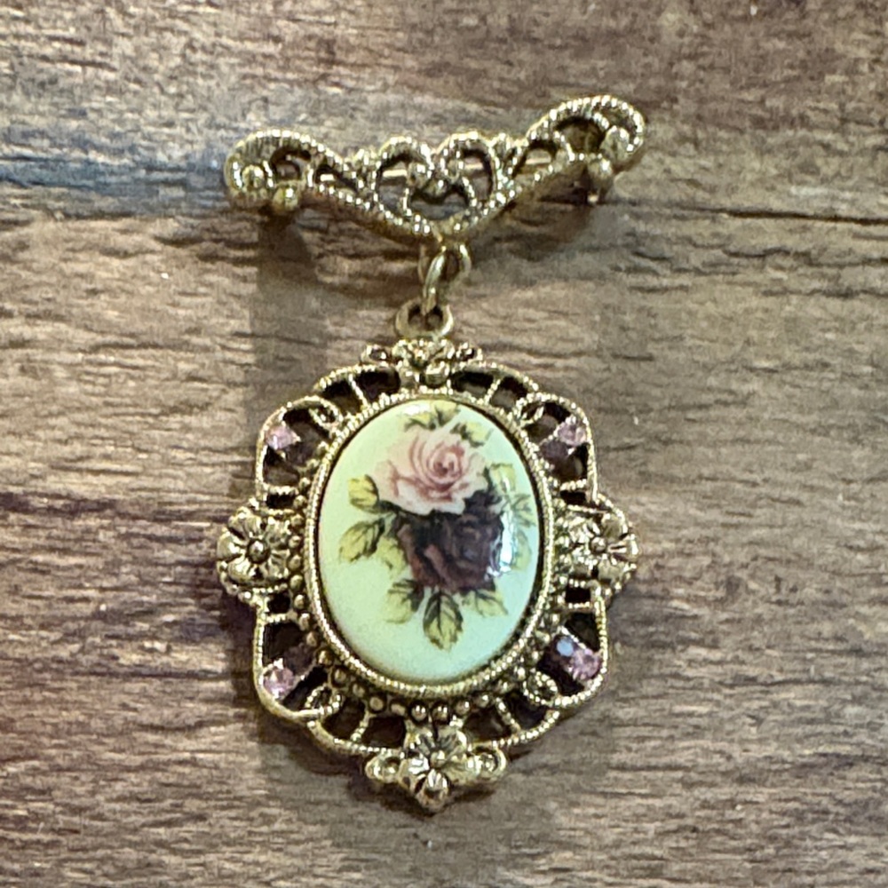 Vintage Gold Floral Brooch